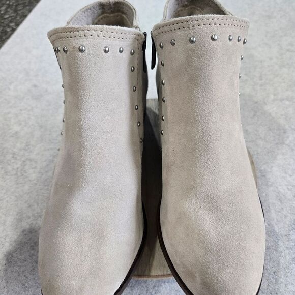🐢 Minnetonka Suede Leather Cream Ankle Booties Riveted Size 6 - Picture 12 of 15